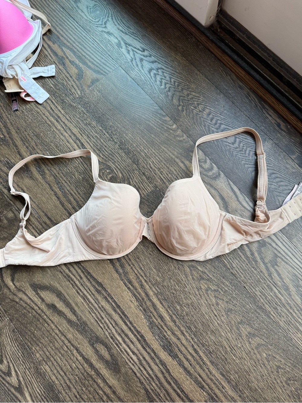 Victoria's Secret Light Nude Molded T-Shirt Bra